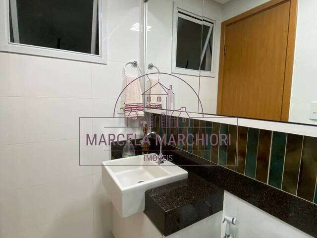 #818 - Apartamento para Venda em Vila Velha - ES