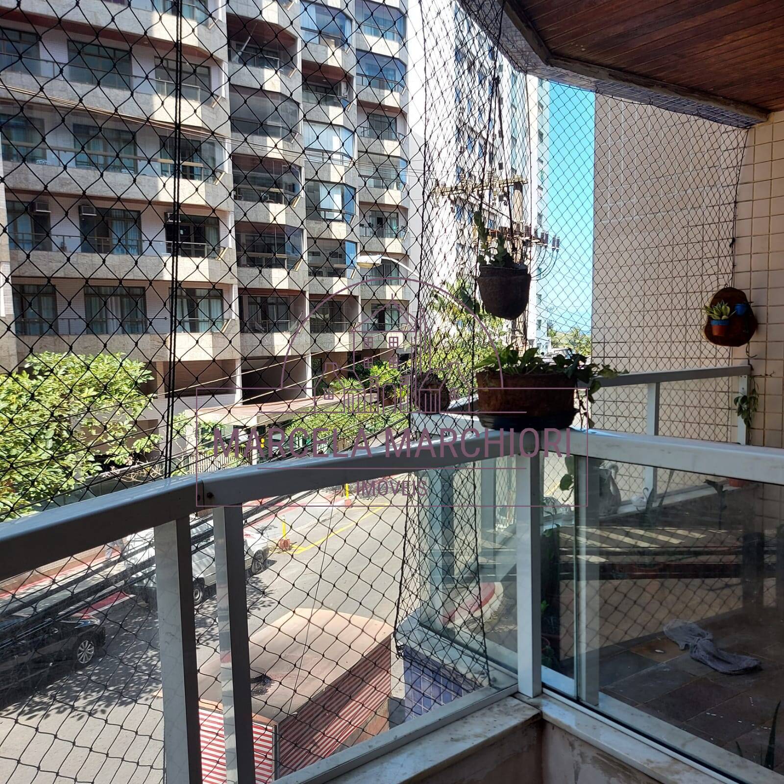 Apartamento 3 quartos na quadra do mar em Praia da Costa ( Suspensa )
