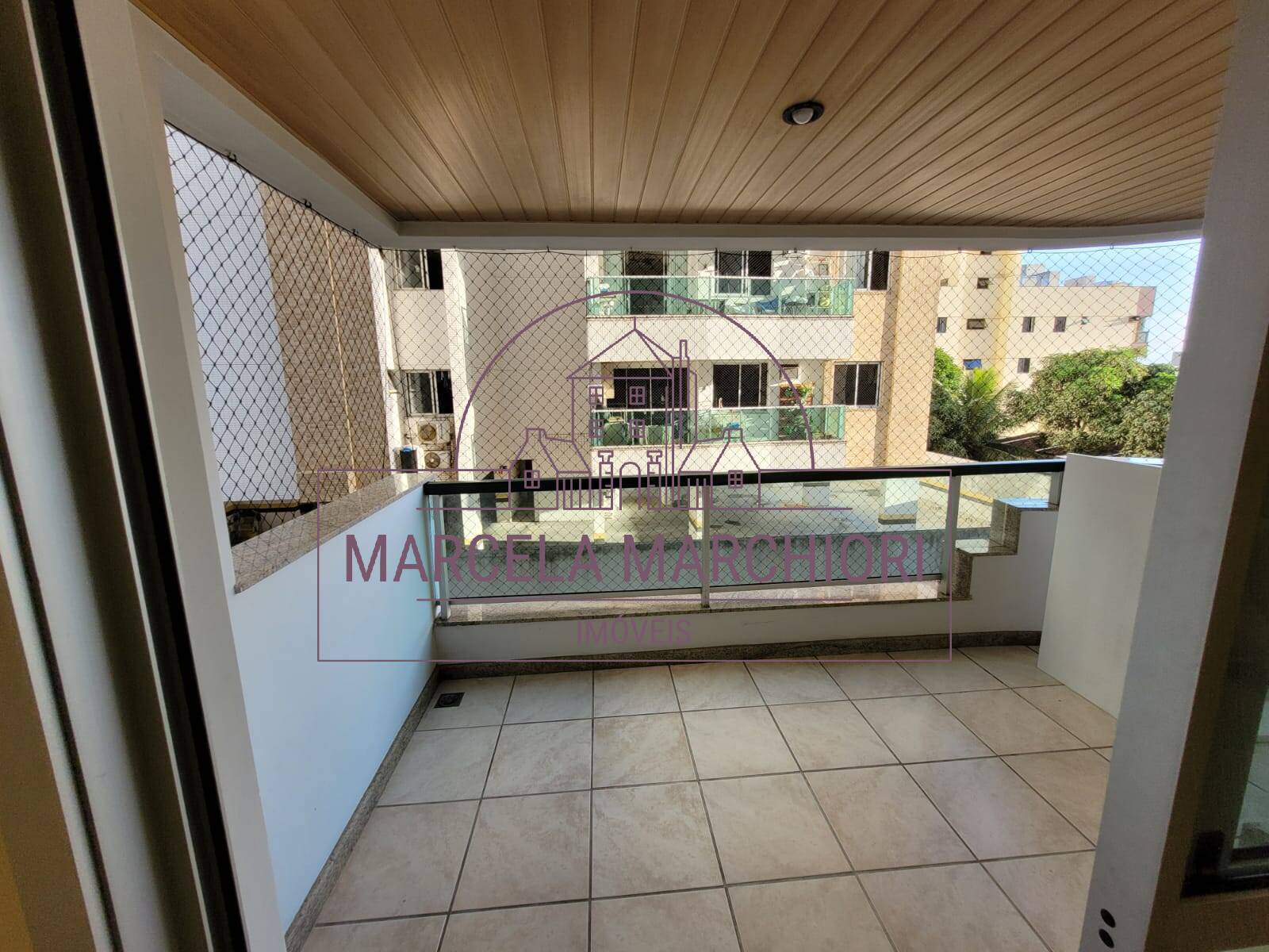 Apartamento 03 quartos, 1 suíte, montado em Itapuã