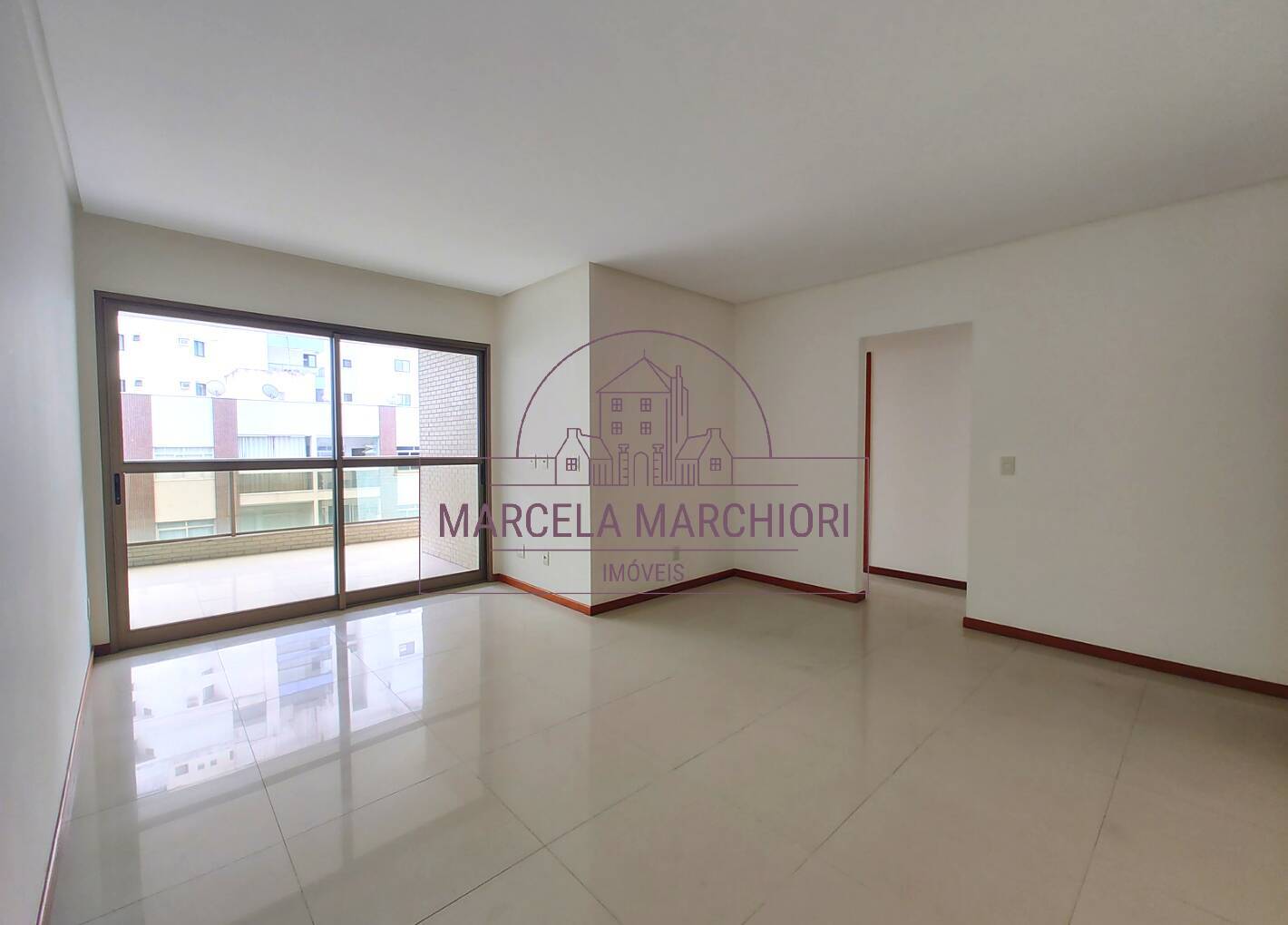 Apartamento 3 quartos na quadra do Mar da Praia da Costa