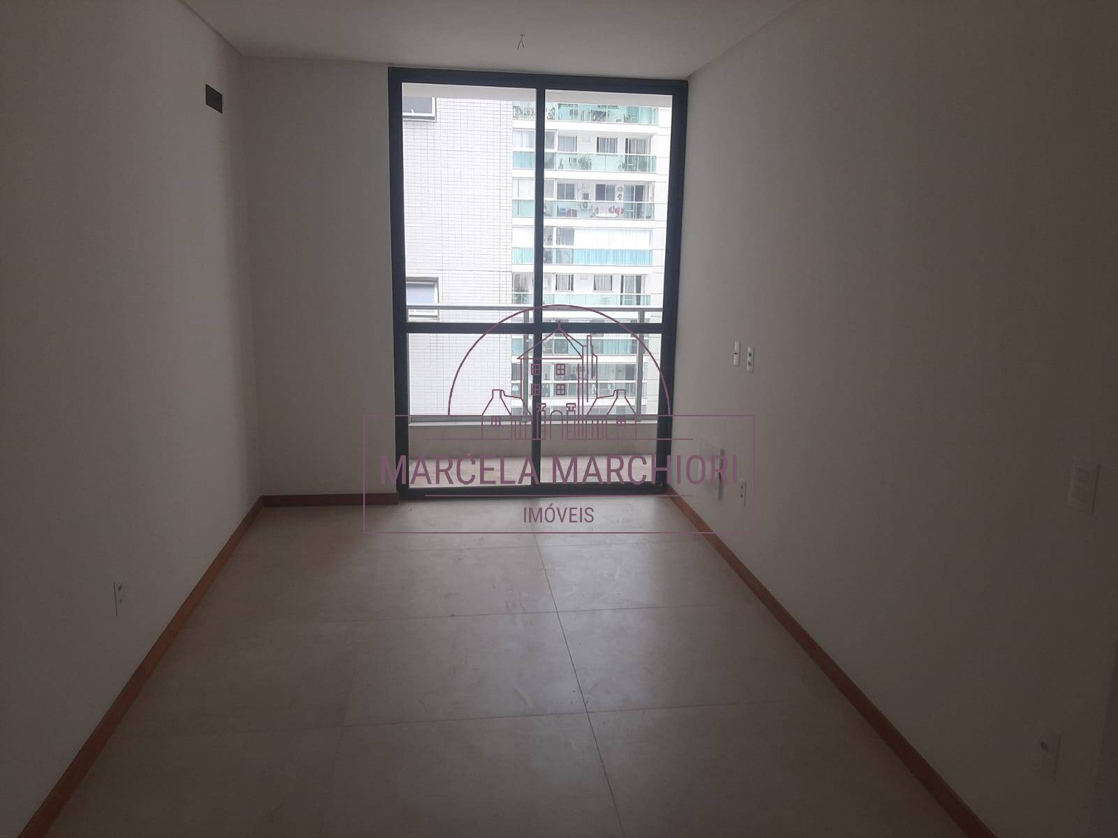 Apartamento 2 Quartos com Suíte em Praia da costa