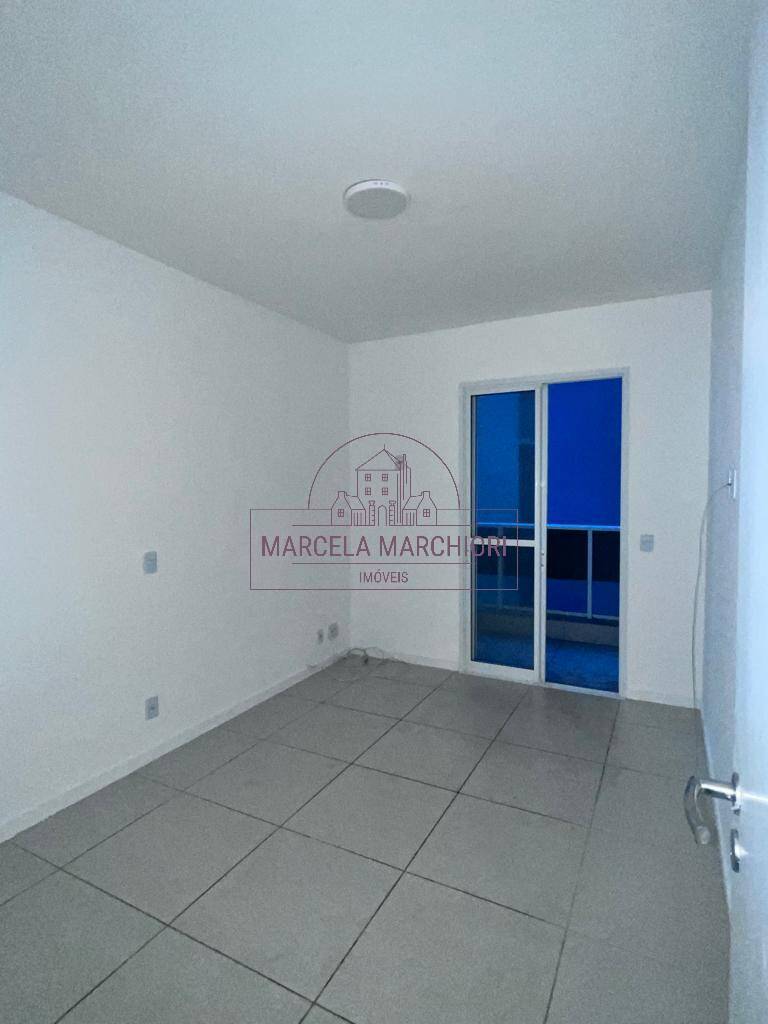 Apartamento quarto e sala, varanda grande , vista pro mar, sol da manhã