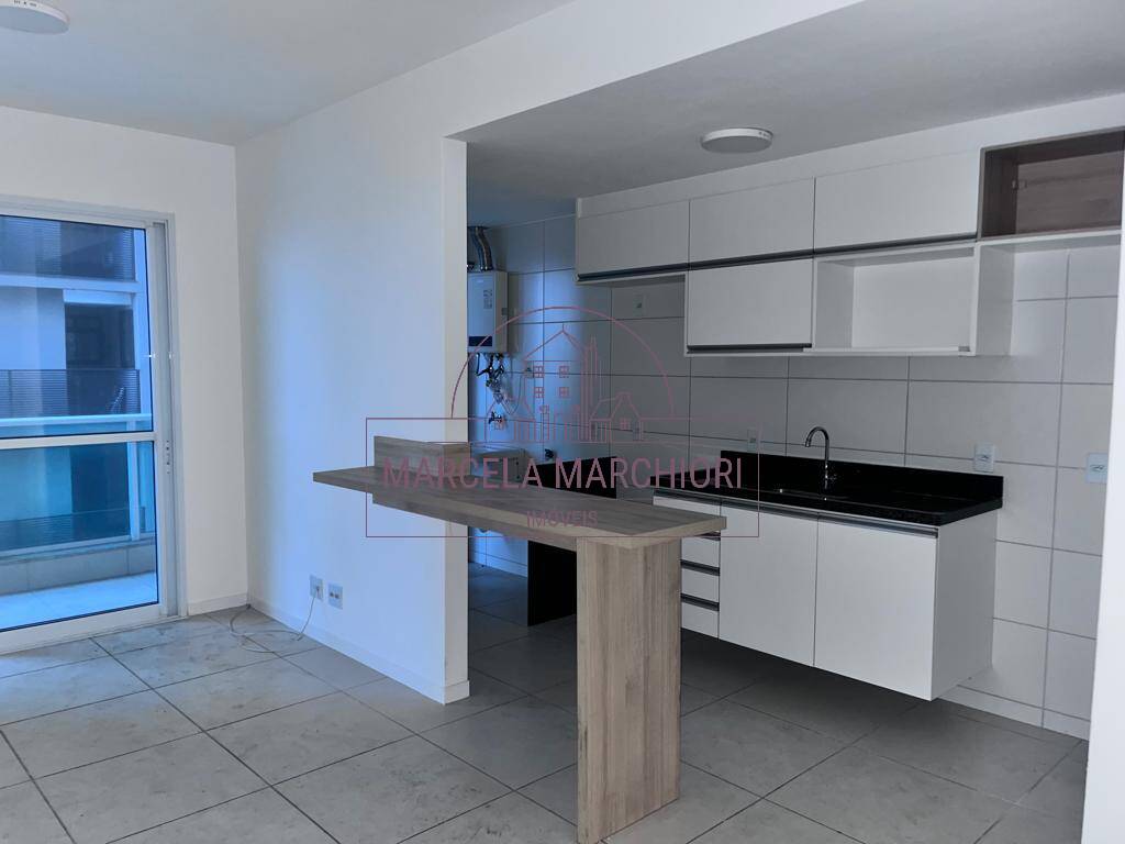 Apartamento quarto e sala, varanda grande , vista pro mar, sol da manhã