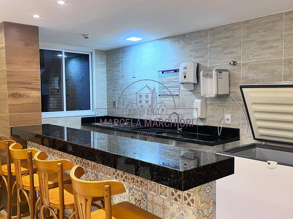 Apartamento quarto e sala, varanda grande , vista pro mar, sol da manhã