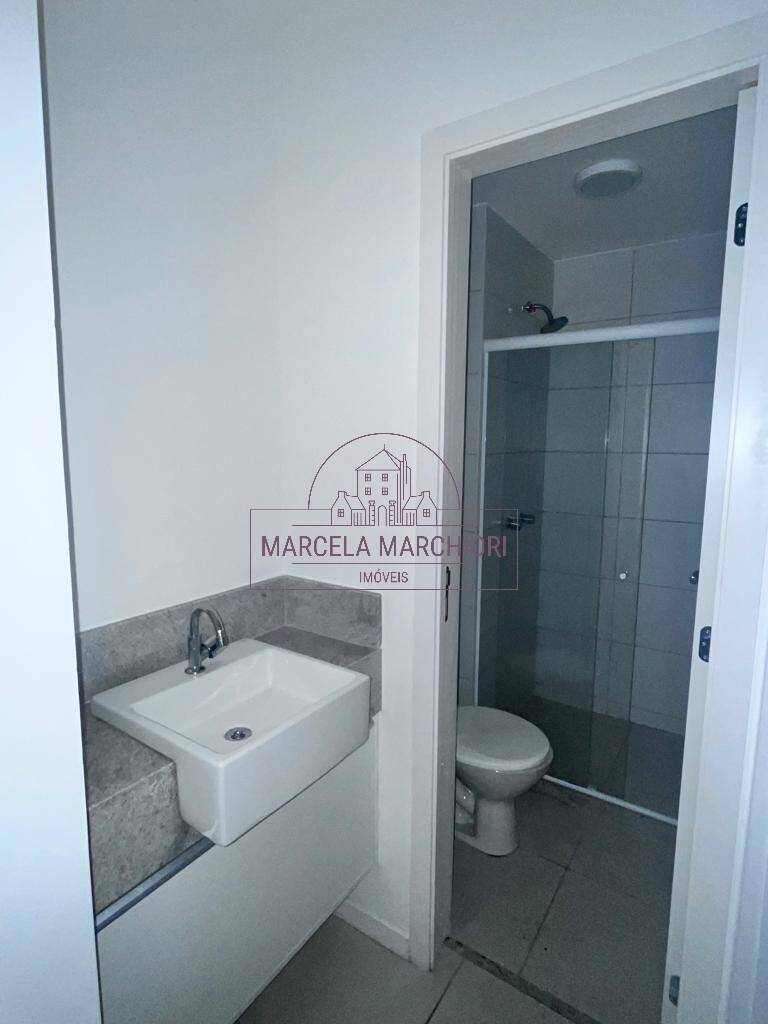 Apartamento quarto e sala, varanda grande , vista pro mar, sol da manhã