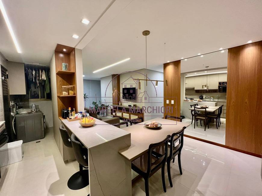 Luxuoso apartamento na Praia da costa, frente vista mar