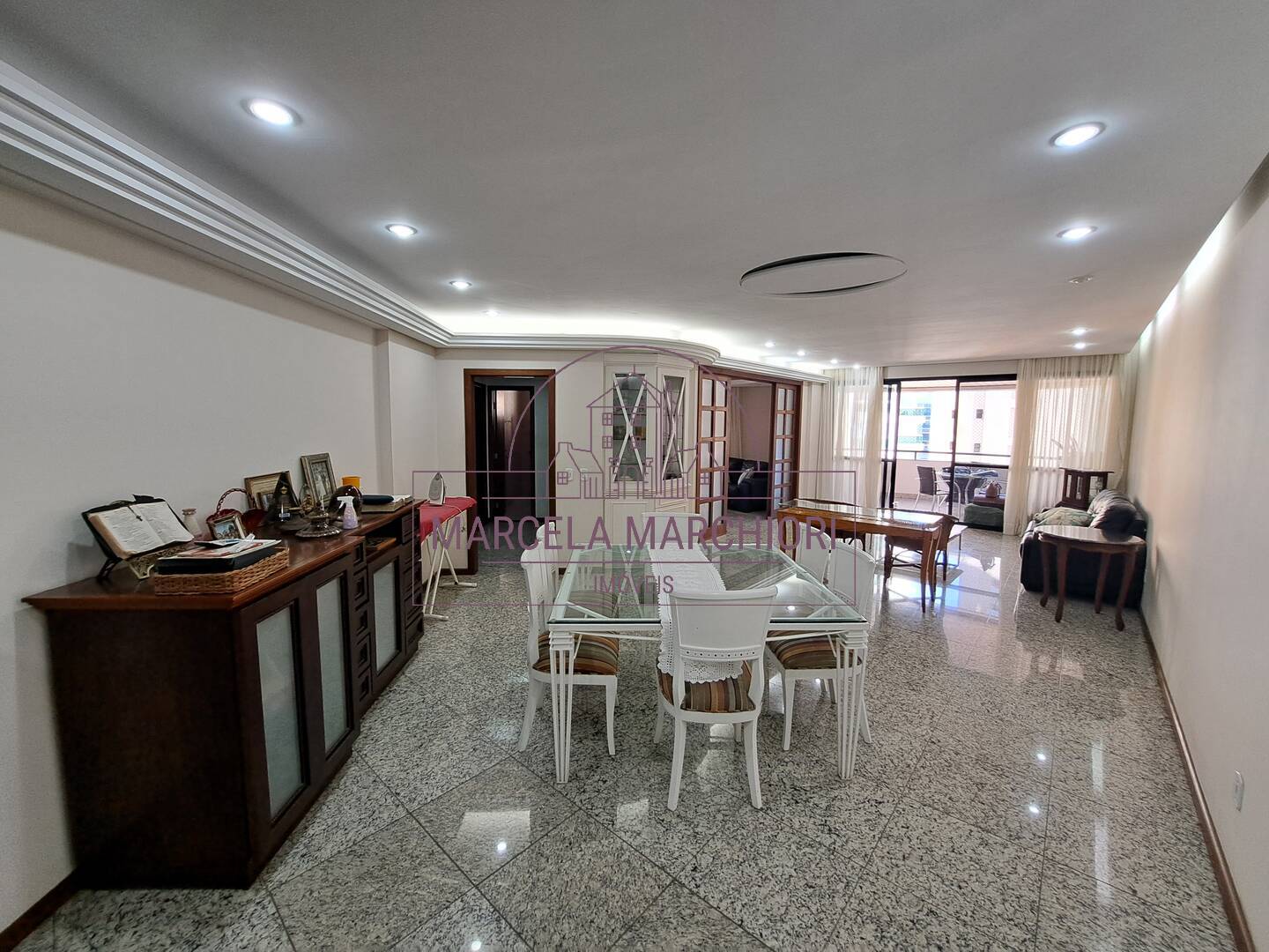 Ap 3 quartos grande, 1 suíte,  sol da manhã,  180m2, P. das Castanheiras