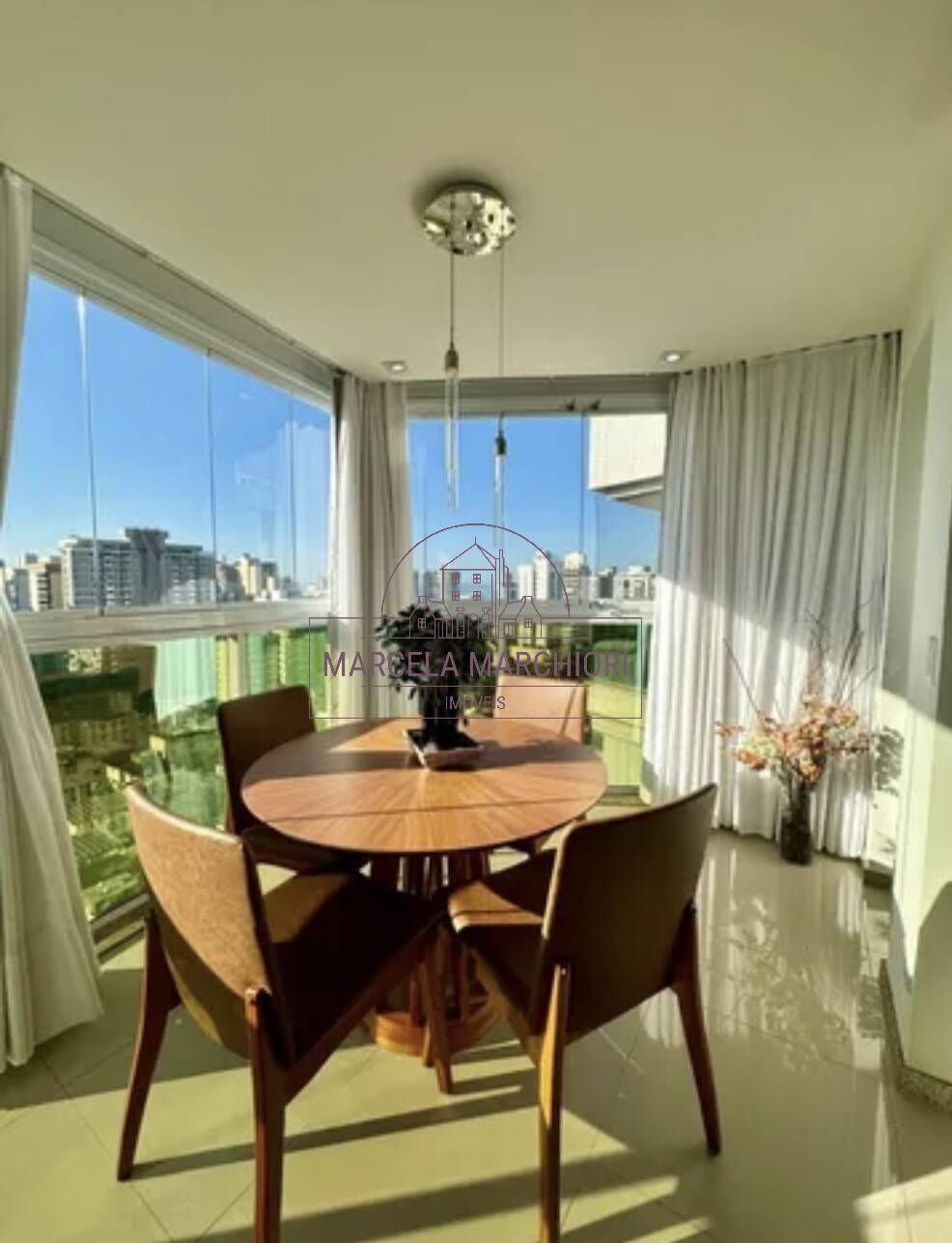 Apartamento completamente montado de frente andar alto - Itapoa