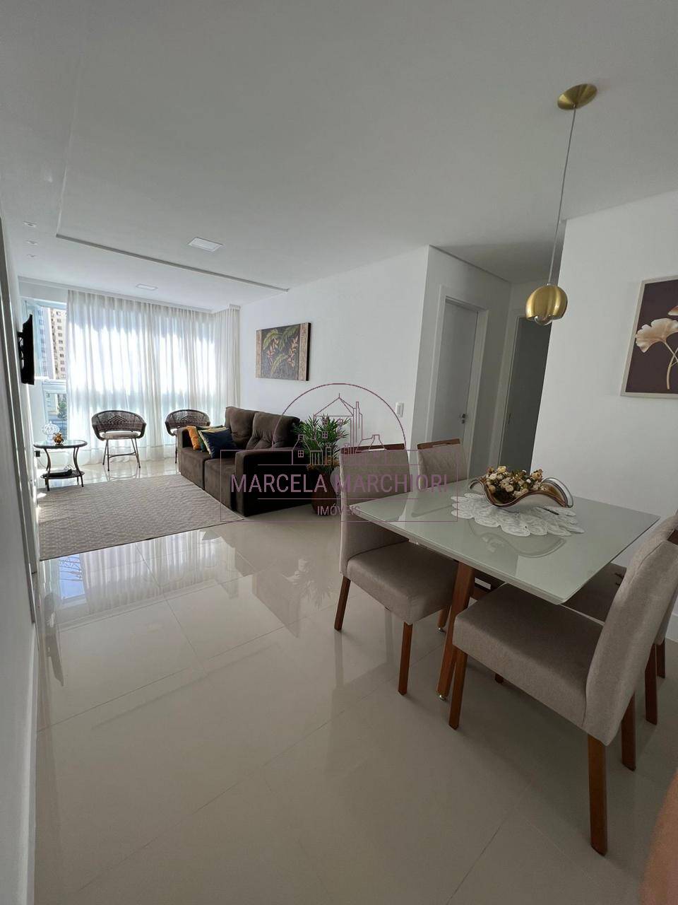 Apartamento de alto padrão 2 quartos 1 suíte na quadra da praia de Itapuã