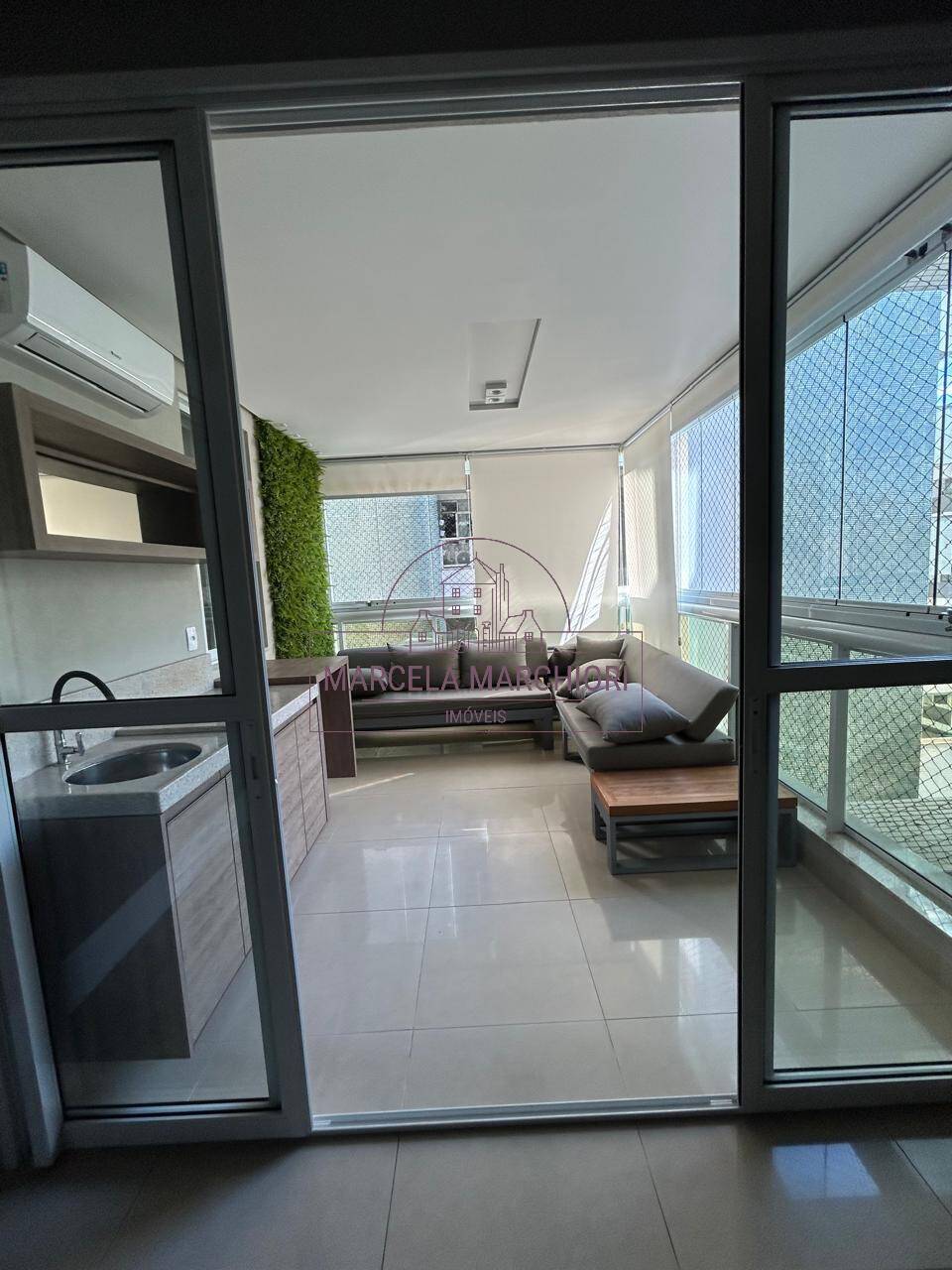 Apartamento 100 por cento montado no Parque das castanheiras 3/4 com varand