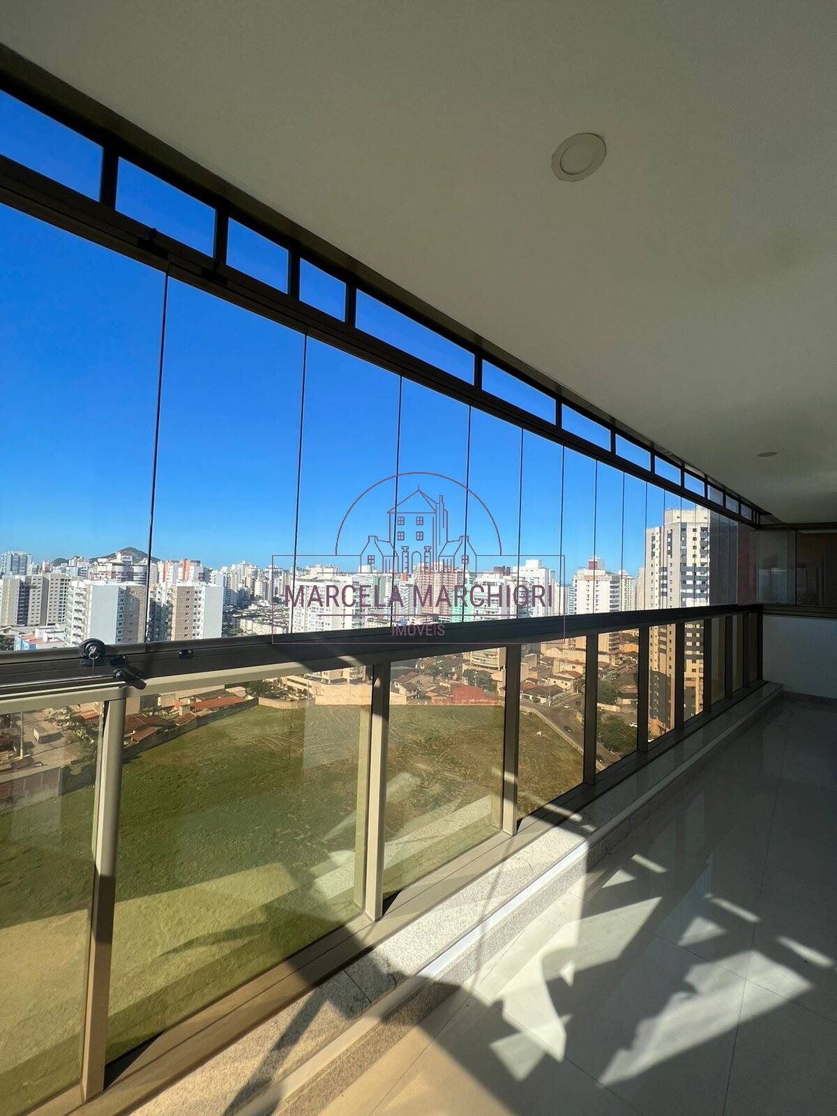 Apartamento de de alto padrão, 2 quartos, 1 suíte, em Itapuã