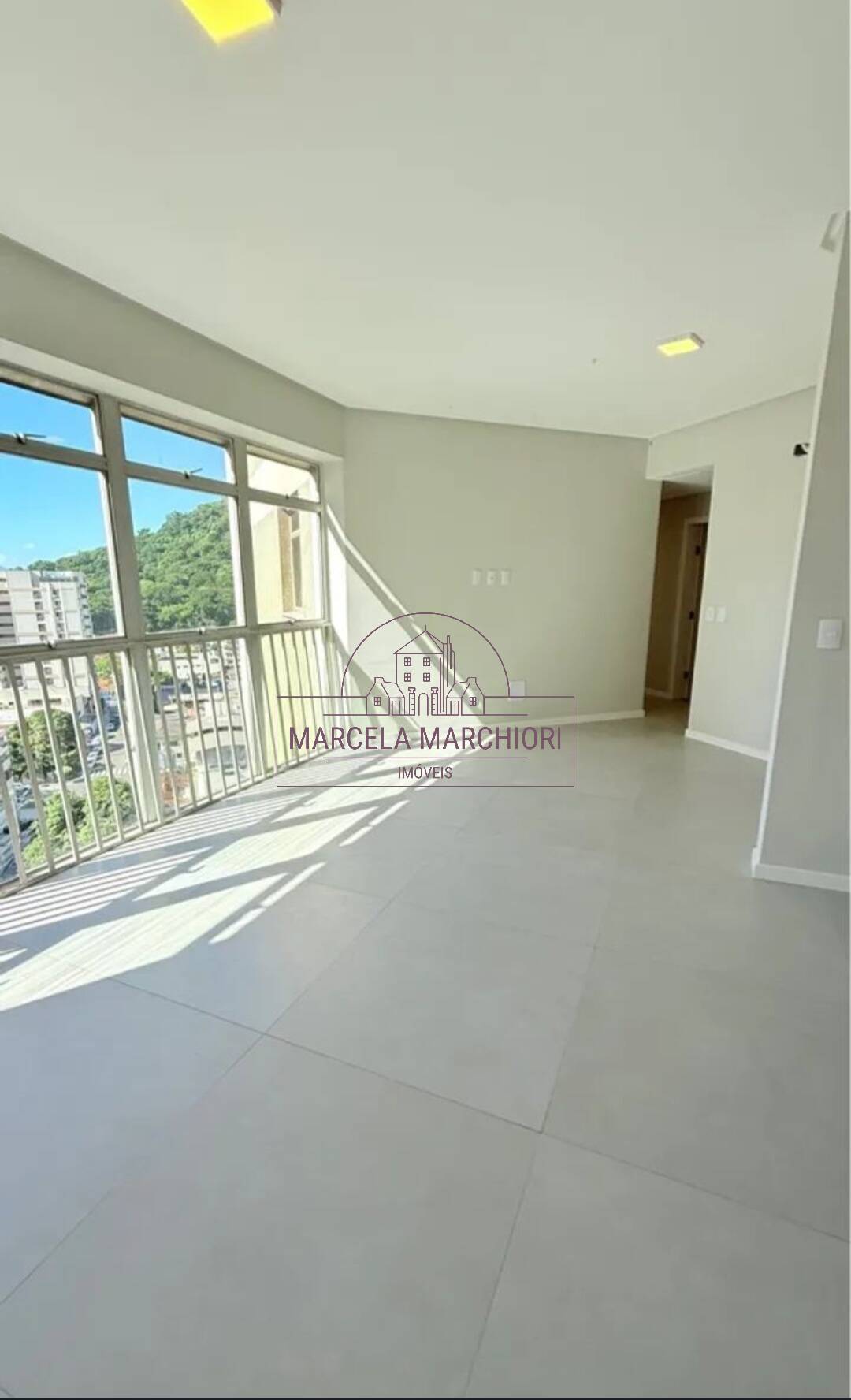 Ap 3 quartos, suite, sol da manhã, todo reformado, Centro V.V.