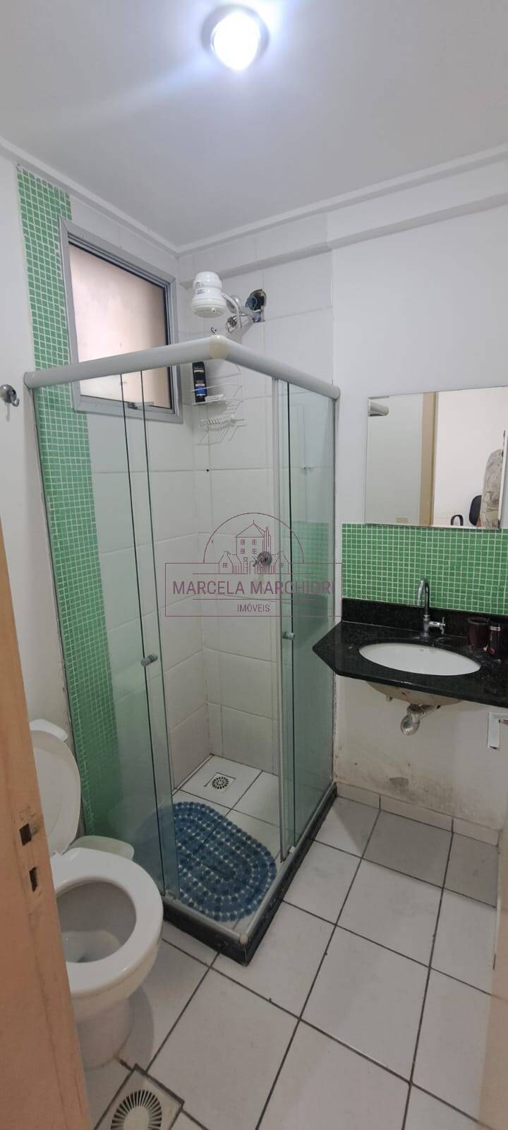 Apartamento 2/4 com suíte em itapuã em frente ao supermercado Perim próximo