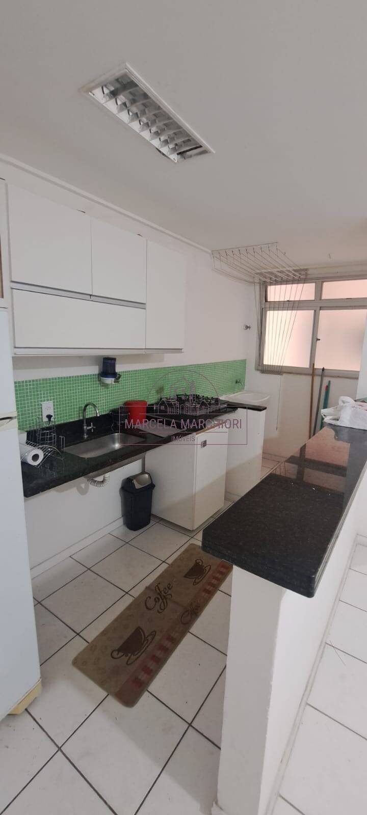 Apartamento 2/4 com suíte em itapuã em frente ao supermercado Perim próximo