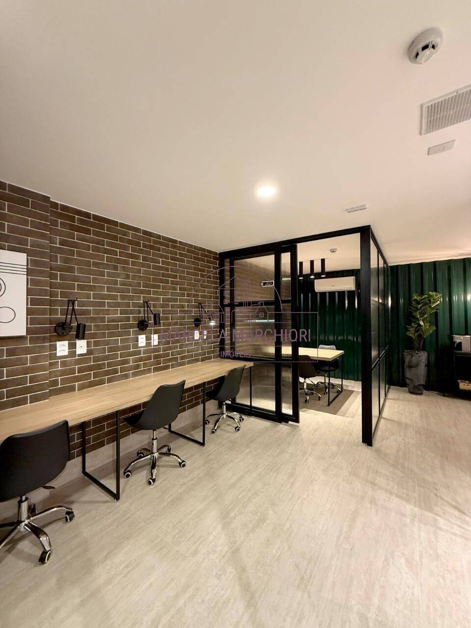 Seu Paraíso à Beira-Mar: Apartamento Porteira Fechada