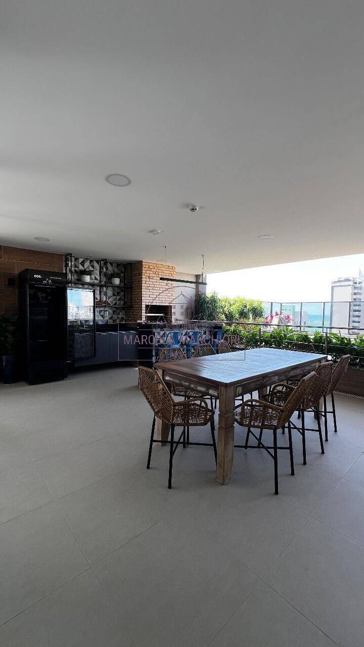 Seu Paraíso à Beira-Mar: Apartamento Porteira Fechada