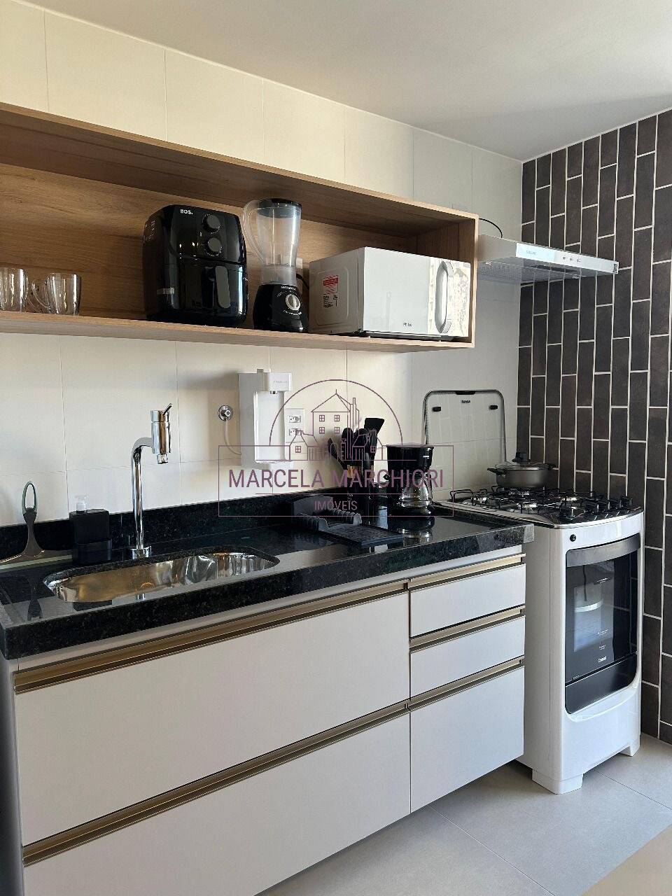 Seu Paraíso à Beira-Mar: Apartamento Porteira Fechada