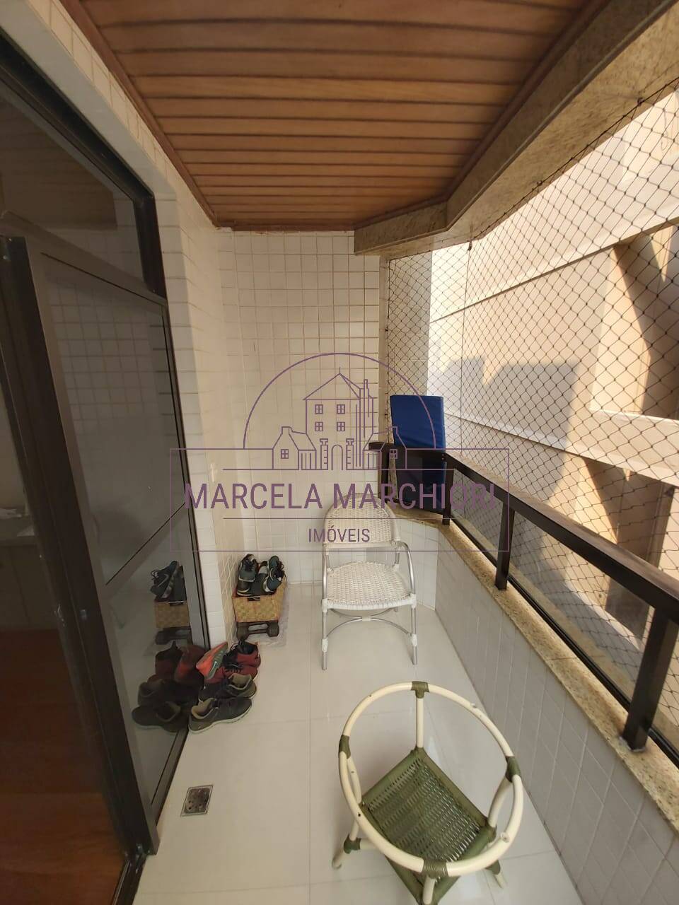 04 QUARTOS, 2 SUÍTE, VISTA PARA O MAR, TODO REFORMADO E DECORADO